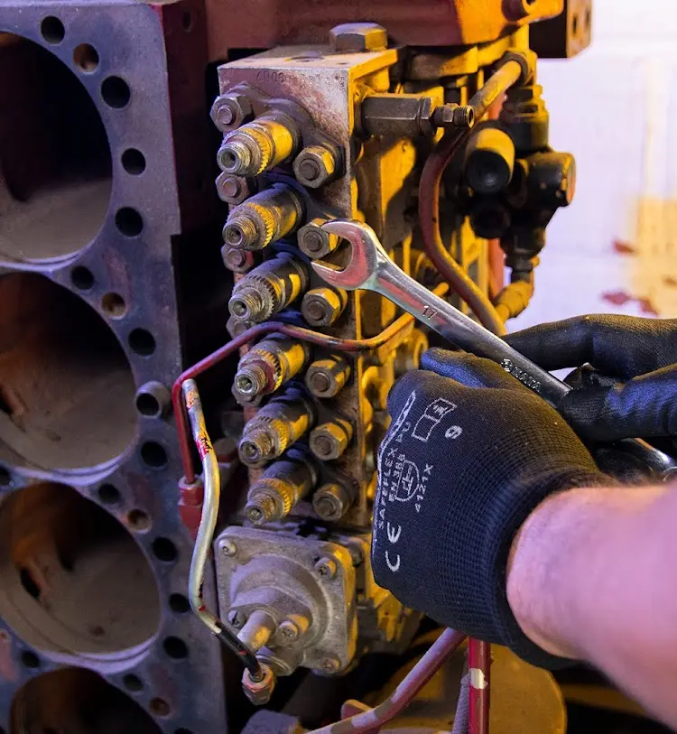 Reparación de bombas y sistemas de motor